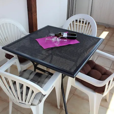 Apartment Milena Murter