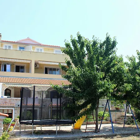 Apartment Milena Murter