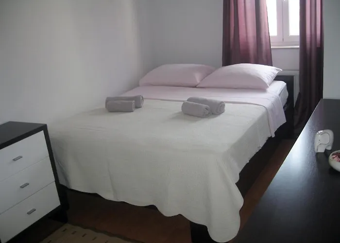 Milena Apartamento Murter